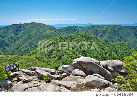 【御在所岳 山上公園 (望湖台)】 三重県三重郡菰野町大字菰野 ロープウェイ山上公園駅 【御在所岳 山上公園 (望湖台)】 三重県三重郡菰野町大字菰野 ロープウェイ山上公園駅 66416934