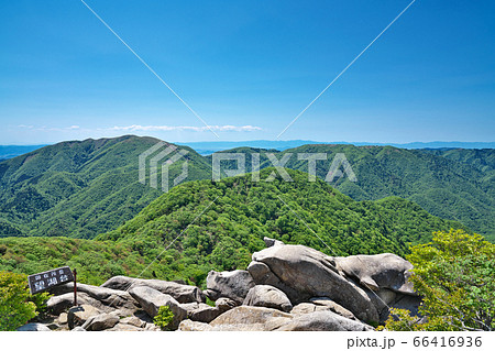 【御在所岳 山上公園 (望湖台)】 三重県三重郡菰野町大字菰野 ロープウェイ山上公園駅 【御在所岳 山上公園 (望湖台)】 三重県三重郡菰野町大字菰野 ロープウェイ山上公園駅 66416936