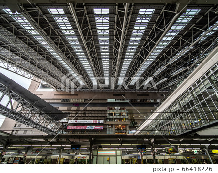 大阪駅の時の広場 66418226