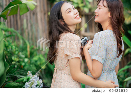 Women, travel, summer 66421656