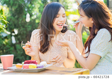 Women, eating, nature Women, eating, nature 66421728