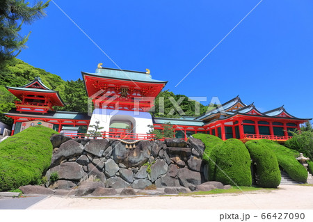 【山口県】晴天下の赤間神宮 66427090