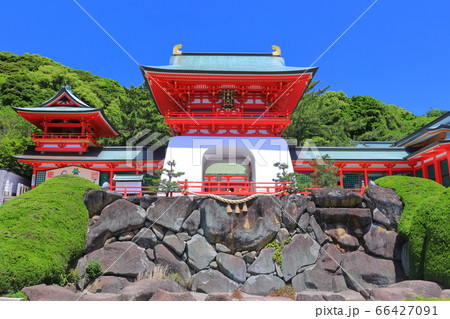 【山口県】晴天下の赤間神宮 66427091