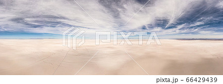 Aerial 360 panoramic over Uyuni salar. South of Bolivia. 66429439