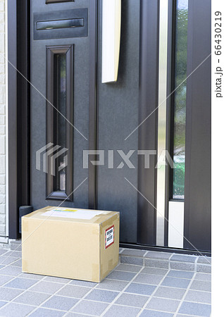 玄関に届いた商品（置き配） 66430219