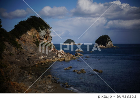 徳島阿南市 中林海岸から見える亀ヶ崎と海 徳島阿南市 中林海岸から見える亀ヶ崎と海 66433353