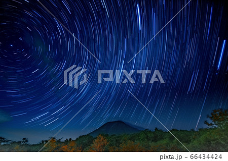 星降る夜の大山 66434424