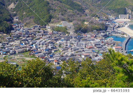 北木島 大浦の町並みを俯瞰 北木島 大浦の町並みを俯瞰 66435393