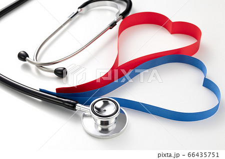 医療イメージ　聴診器　ハート 66435751