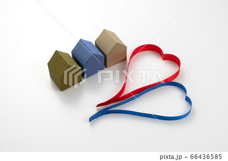 住宅イメージ　ハート　リボン 66436585