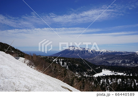八幡平から見える春の岩手山 66440589
