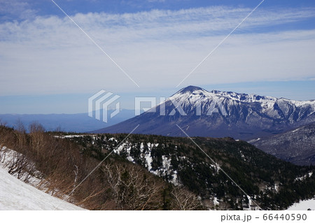八幡平から見える春の岩手山 66440590