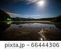 富士山と湖 66444306