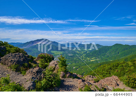 金時山の山頂から南側眺望(神山,大涌谷,芦ノ湖,三国山,仙石原) 66444905