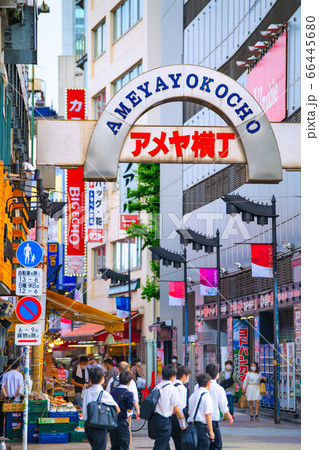 日本の東京都市景観　アメヤ横丁などを望む 66445680