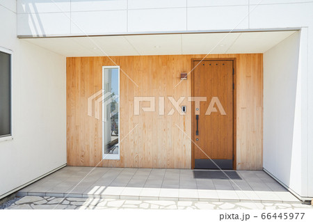 建物 玄関 2世帯住宅 一軒家 建物 玄関 2世帯住宅 一軒家 66445977