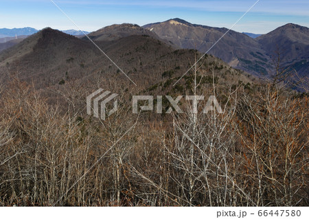 滝子山から見る大菩薩連嶺と奥秩父の山並み 66447580