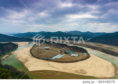 旅行 観光 展望 66448076