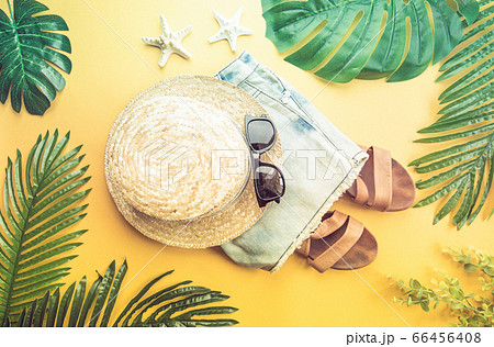 Summer holiday flat lay Summer holiday flat lay 66456408