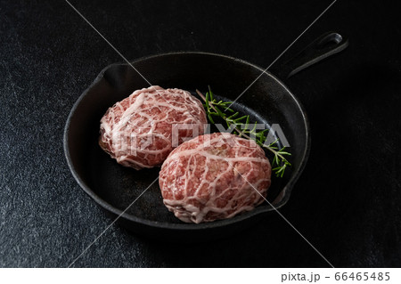 ハンバーグステーキ　Homemade hamburger steak  66465485