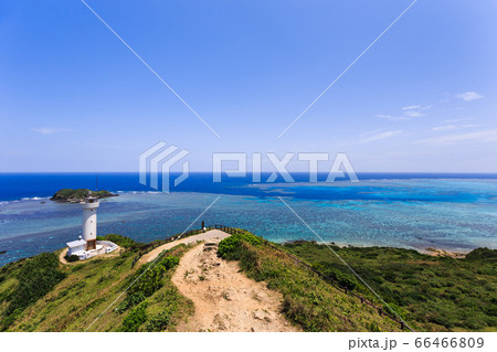 日本、沖縄県石垣島・平久保崎灯台 日本、沖縄県石垣島・平久保崎灯台 66466809
