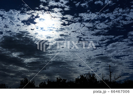 日本、沖縄県波照間島・2018年3月1日の夜空 66467006