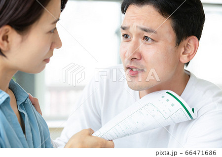 離婚問題　夫婦喧嘩 66471686