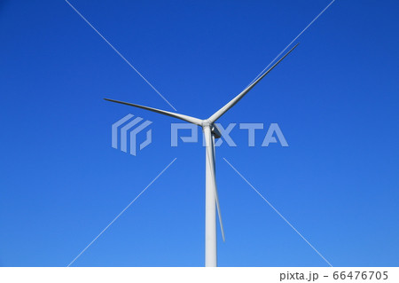 青空背景の発電風車【単体】 青空背景の発電風車【単体】 66476705