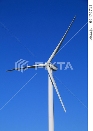 青空背景の発電風車【単体】 青空背景の発電風車【単体】 66476715