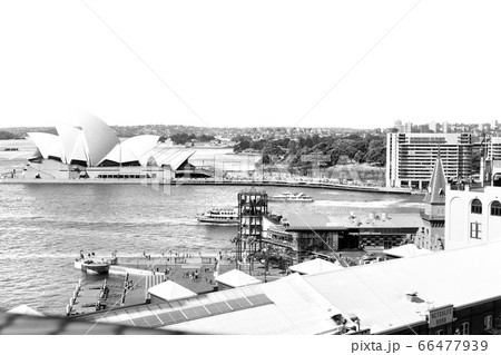 the bay  and the skyline of  the city 66477939