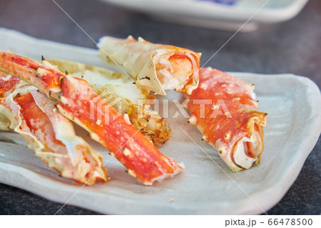 red King Crab legs grill cook and serve on dish	 66478500