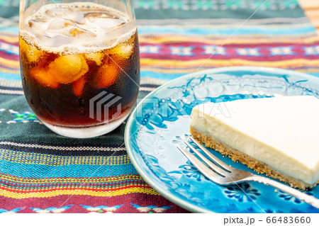 手作りレアチーズケーキとアイスコーヒー 手作りレアチーズケーキとアイスコーヒー 66483660
