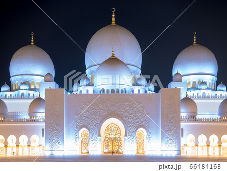 Sheikh Zayed Mosque at night. Abu Dhabi, United Arab Emirates Sheikh Zayed Mosque at night. Abu Dhabi, United Arab Emirates 66484163