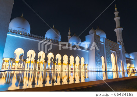 Sheikh Zayed Grand Mosque at night, Abu-Dhabi, UAE 66484168