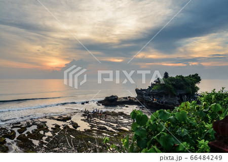 Coastline near the Tanah Lot Temple 66484249