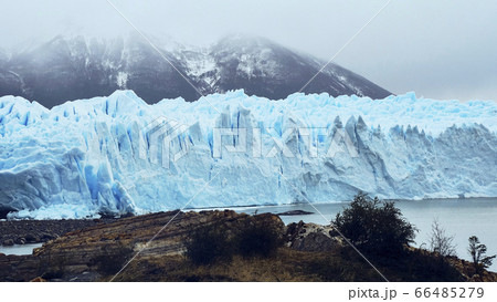 アルゼンチン　ペリトモレノ氷河 66485279