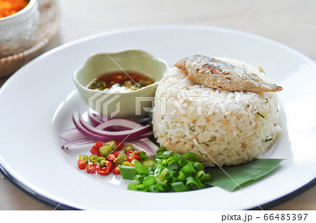 fried rice or stir-fried rice with fish, rice 66485397