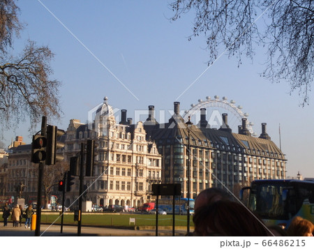 ウェストミンスター寺院からみらロンドンアイ 66486215