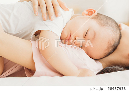 Mother and son, sleeping, bedroom Mother and son, sleeping, bedroom 66487938