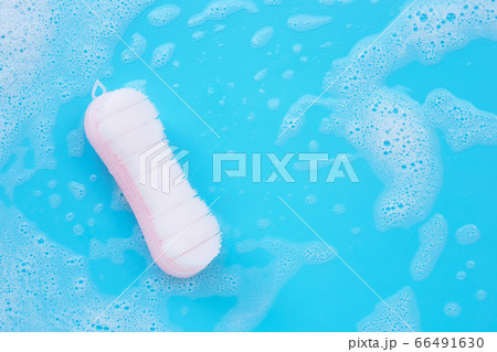 Brush for cleaning clothes with foam of powder 66491630