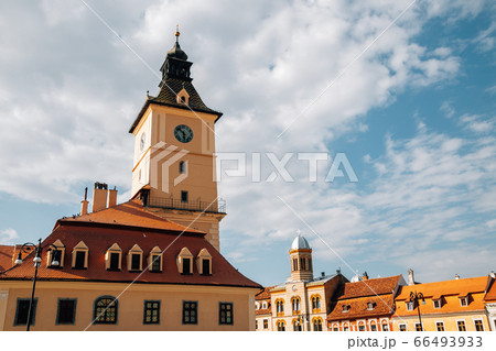 Medieval old town Council Square in Brasov, Romania 66493933