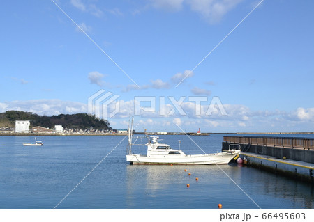 輪島市マリンタウン　日本海と船 66495603