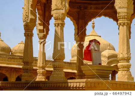 西インドジャイサルメールのキャメルサファリツアーで訪れたバダ・バッグ(Bada 西インドジャイサルメールのキャメルサファリツアーで訪れたバダ・バッグ(Bada 66497942