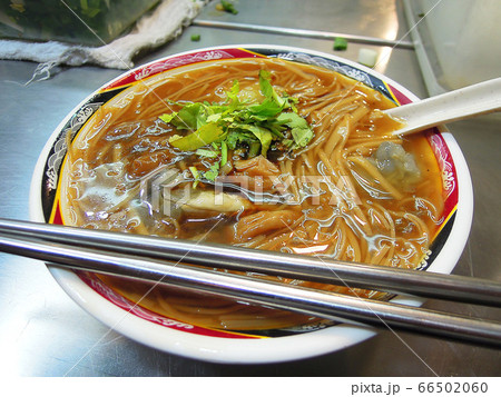 台湾・蚵仔麵線(台湾牡蠣そうめん) 台湾・蚵仔麵線(台湾牡蠣そうめん) 66502060