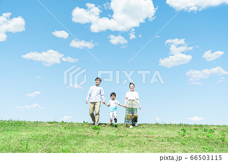 家族、青空、散歩 66503115
