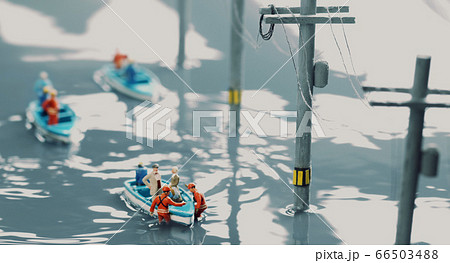 水害にあった街と救命ボートで救助活動をするジオラマの風景 66503488