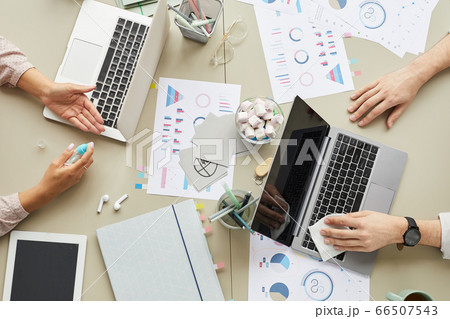People Sanitizing Workstation People Sanitizing Workstation 66507543