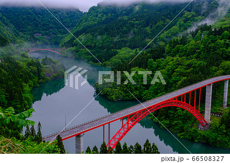 富山・新緑の庄川峡 66508327