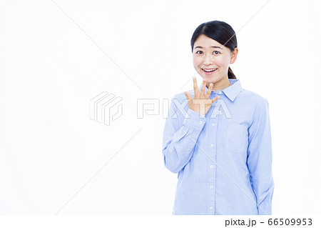 30代女性 白バック ポートレート 30代女性 白バック ポートレート 66509953