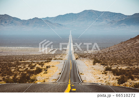 Classic highway scene in the American West 66510272